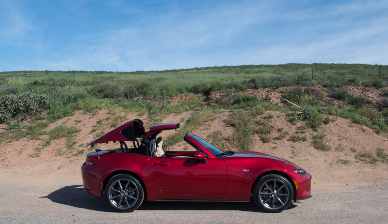 Illustration for article titled There's One Big Difference Between Driving A Mazda Miata And A Miata RF